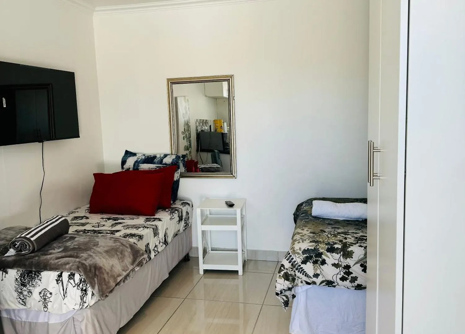 Mila Lodge 2 Cape Town South Africa